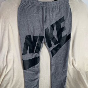 Women’s large Nike leggings.